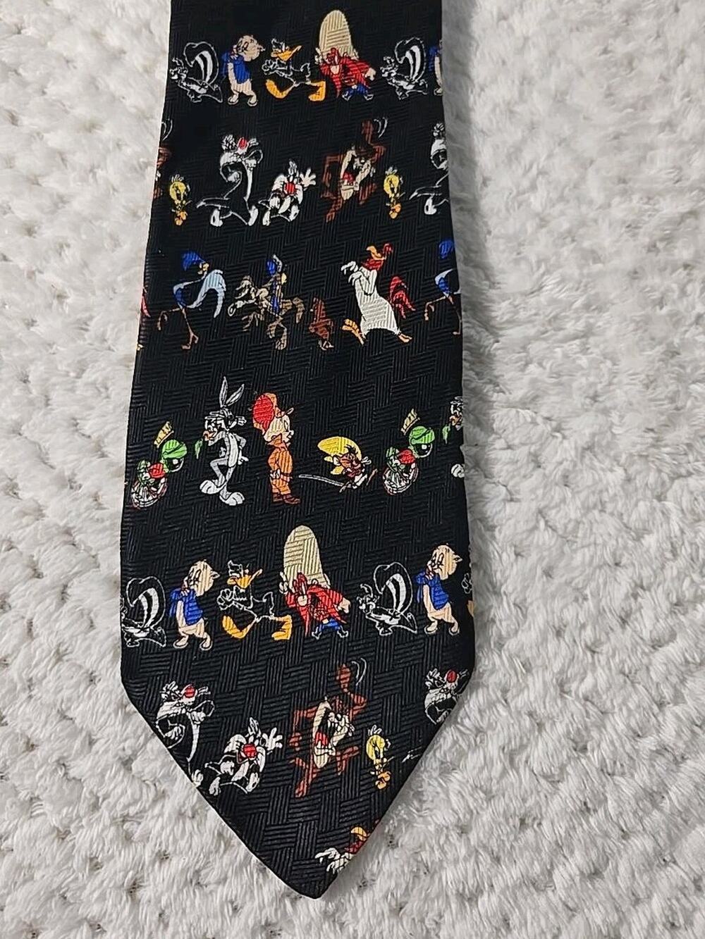1999 Warner Bros Studio Store Looney Tunes 100% Silk Tie Bugs Bunny Taz
